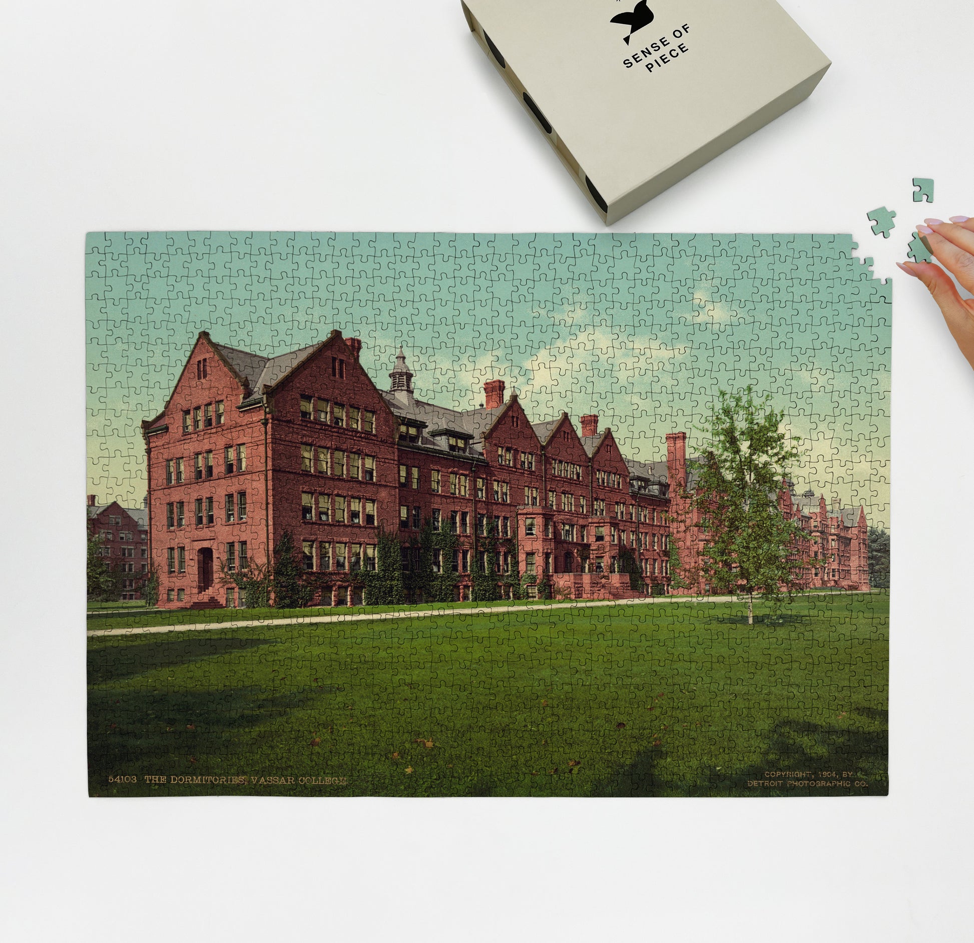 1000 piece puzzle 1904 The dormitories Vassar College, Poughkeepsie, New York NY