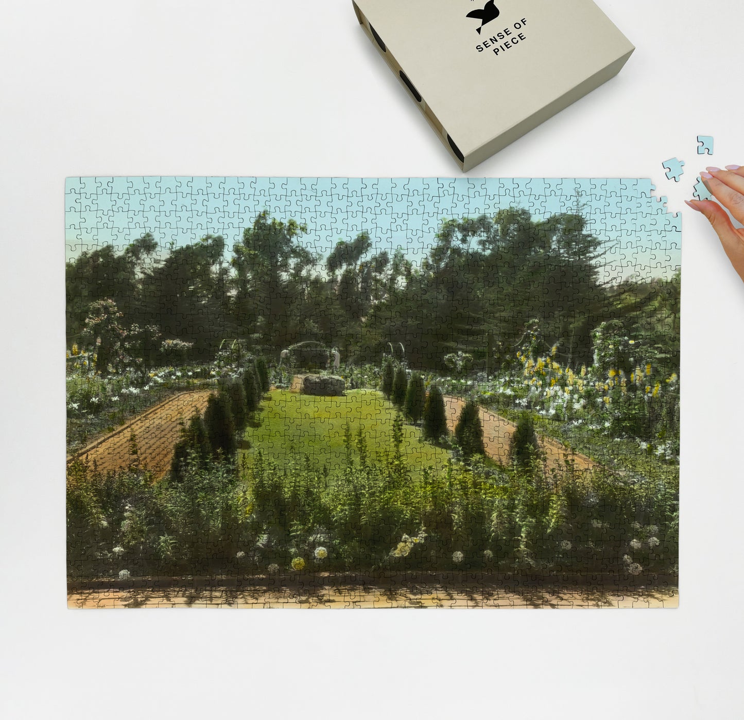 1000 piece puzzle 1910 Unidentified house and garden, possibly Maine or Massachusetts